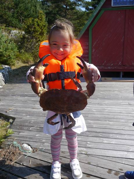 Et bilde som inneholder utendrs, person, tre, bakke

Beskrivelse som er generert med svrt hy visshet