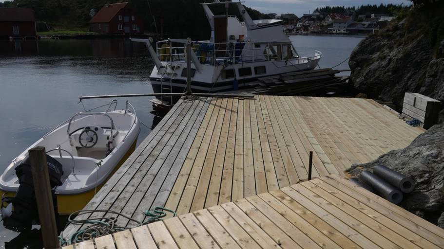 Et bilde som inneholder utendrs, vann, himmel, bt

Beskrivelse som er generert med svrt hy visshet