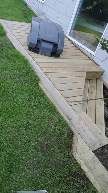 Et bilde som inneholder gress, utendørs, bygning, bakke
Beskrivelse som er generert med svært høy visshet